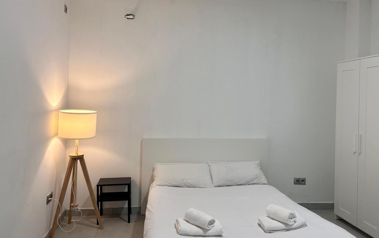 Hostel Ramon Lujan 91 Madrid Dış mekan fotoğraf