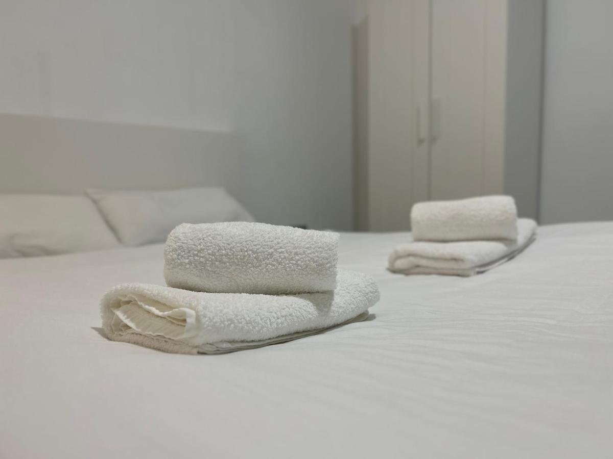Hostel Ramon Lujan 91 Madrid Dış mekan fotoğraf